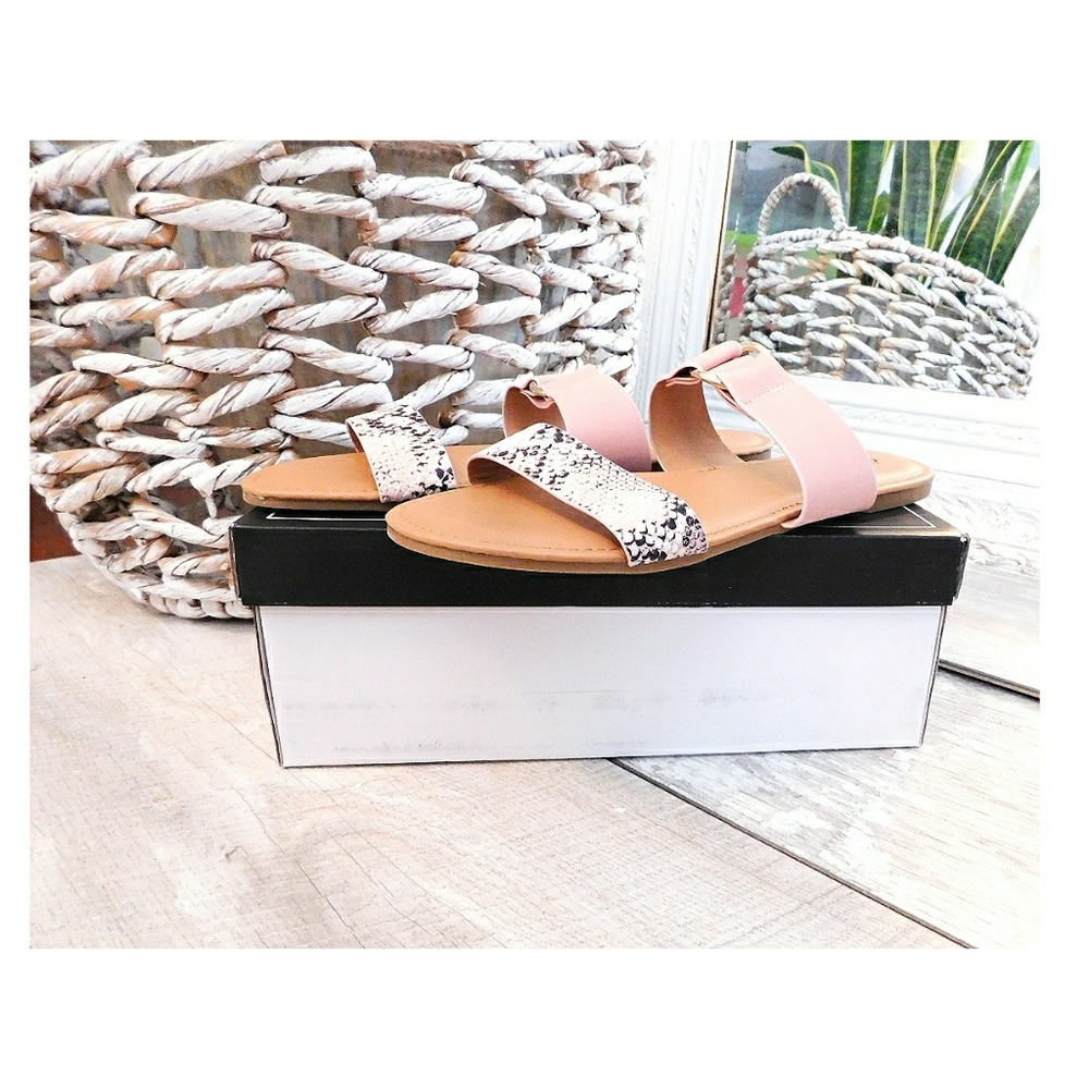 SALE-NIB-SNAKE & PINK LTHR 2 STRAP RING SLIP ONS - Picture 4 of 7